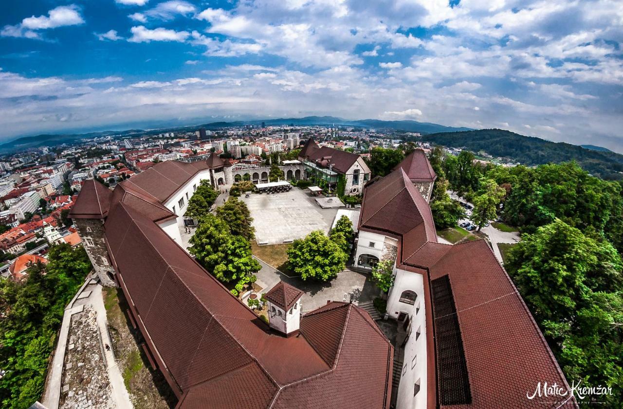 Tony'S Place Under The Castle Ljubljana Extérieur photo